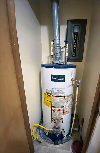 https://darchhotwater.com.au/uploads/2025/06/gas-hot-water-system-40702.jpg