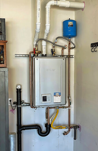 https://darchhotwater.com.au/uploads/2025/06/instant-hot-water-systems-98444.jpg